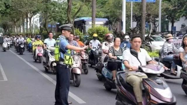 交警满大街查超标电动车,为啥不追查厂家?交警给出了原因