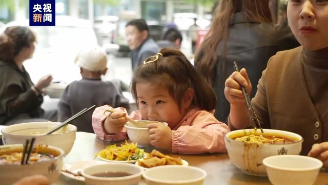 户外露营、体验非遗 “五一”各地游玩关键词是