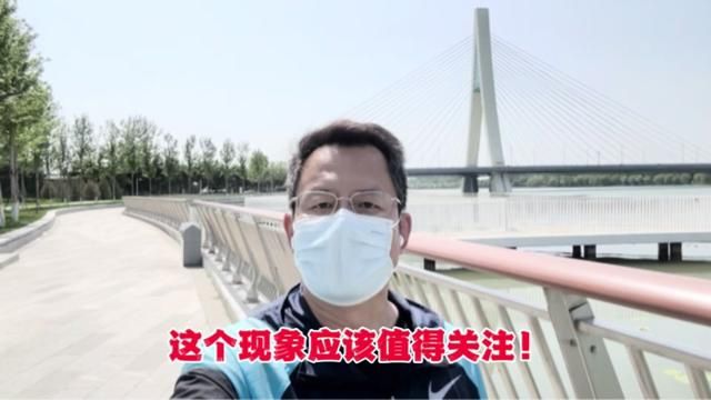 连续健走第2372天!这个现象应该值得关注! #老人监控下呼唤孙女后自缢身亡