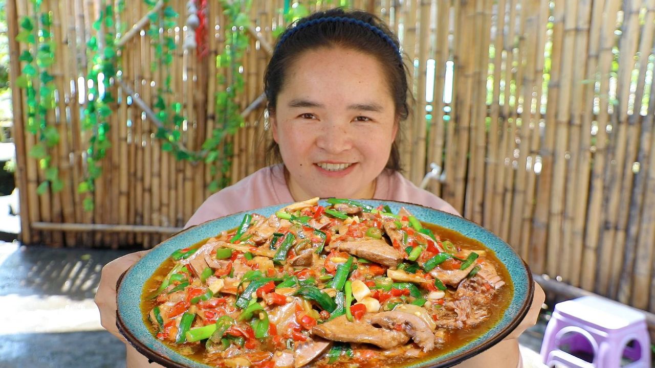苗大姐肾虚腰力不好,烧一个腰肝组合,腰脆肝嫩补身体