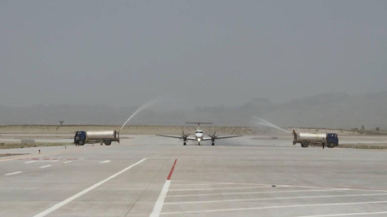 中国援巴基斯坦瓜达尔新国际机场开展校飞试验