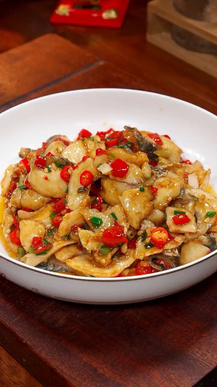 以后鱼买回家别总是炖汤了,你一定要试试这个香辣鱼片