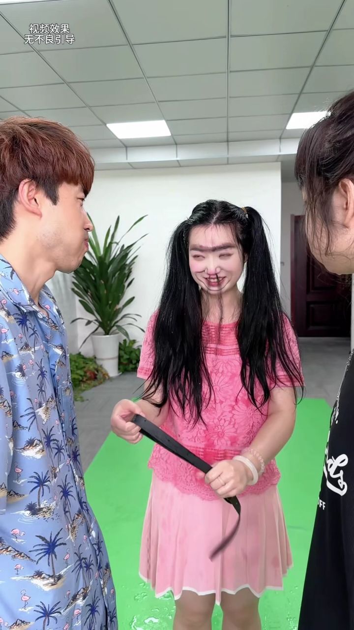 变脸憋笑挑战 腾讯网