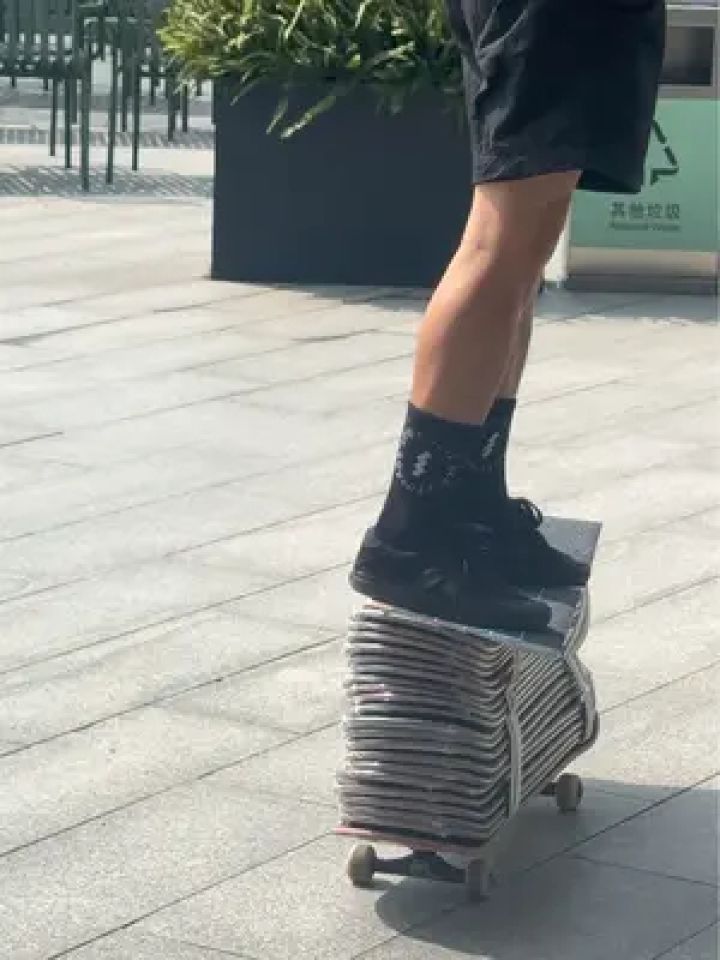 板混玩滑板 #滑板 #板混日常 #滑板男孩 #搞笑视频