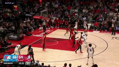 《NBA全场集锦》【回放】NBA常规赛：76人vs开拓者第3节英文原声回放