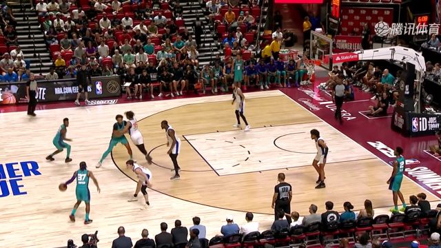 NBA夏联：黄蜂险胜尼克斯 去年榜眼23+8连飙高难进球