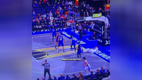 《NBA全场集锦》我还没发力而你却倒下了 小瓦微微发力就将恩比德推飞几米远