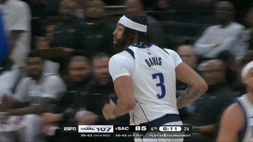 《NBA全场集锦》彻底终结悬念 浓眉连续爆破砍下四分再度扩大优势
