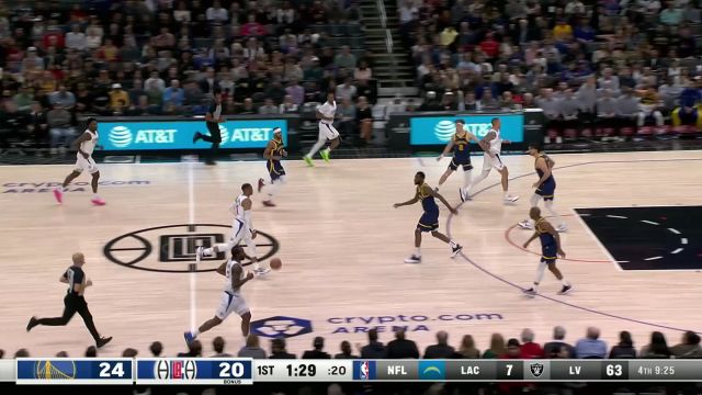 上场之后就活力满满！ 威少里突外投连得五分