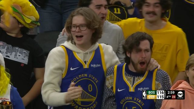 库里命中三分！皓篮球：这就是超级巨星的调整能力 你可以永远相信斯蒂芬