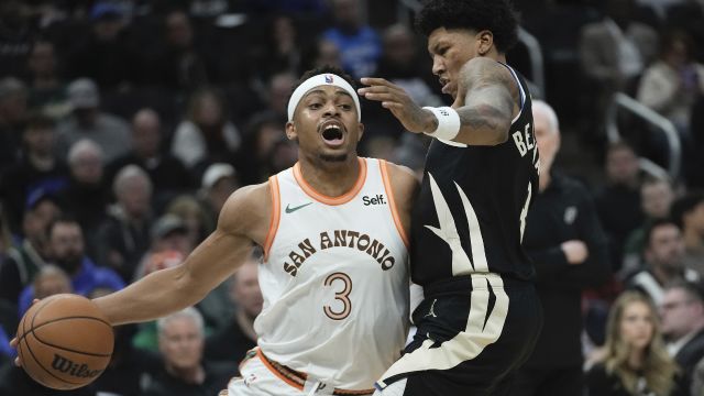 克尔登-约翰逊vs雄鹿集锦 高效砍下全队最高28分12篮板难阻球队失利