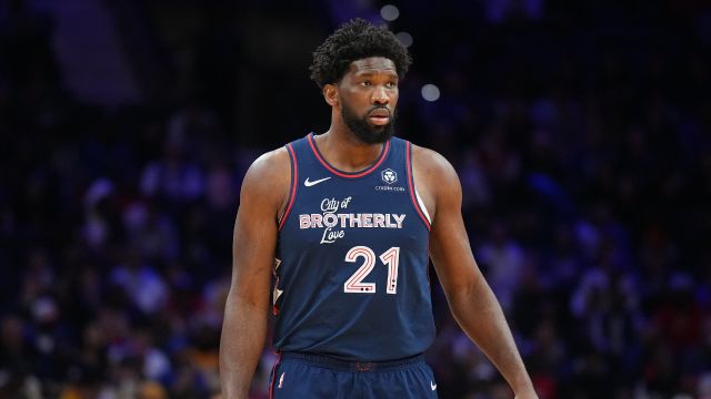 恩比德vs湖人集锦 30+11+11大号三双组织进攻全面发挥