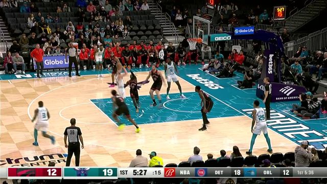 柳暗花明又一村 威廉姆斯抢板连线海沃德上篮打进