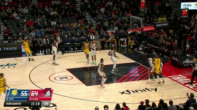 一招鲜吃遍天！西亚卡姆无视防守后撤步中距离稳稳命中