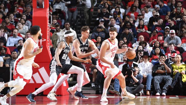 马刺101-114火箭 申京45+16力压文班亚马战胜马刺