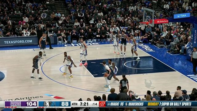 不管你是谁在他身上多待一会！ 格威命中本场比赛自己的第六记三分球