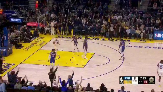 延续火热状态！库里抬手三分毫不讲理