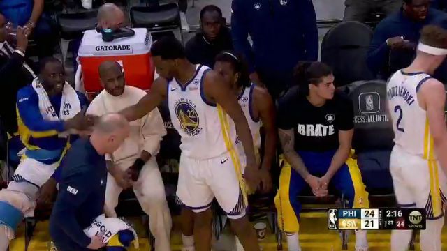 感觉身体还没恢复 大帝离谱传球后自己都不好意思了