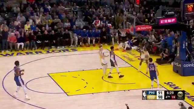 实在是劲爆！库明加腾空背扣点燃主场