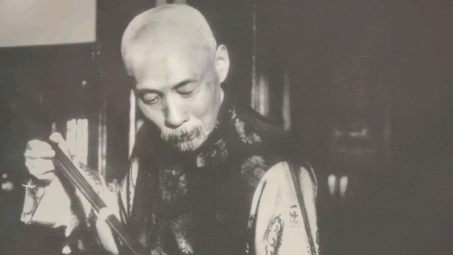 1927年,62岁的段祺瑞在天津寓所打台球,晚年拒绝当汉奸