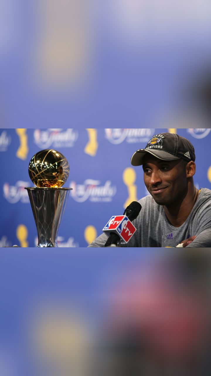 压力太大!09年直到最后夺冠时刻 科比才终于露出笑容