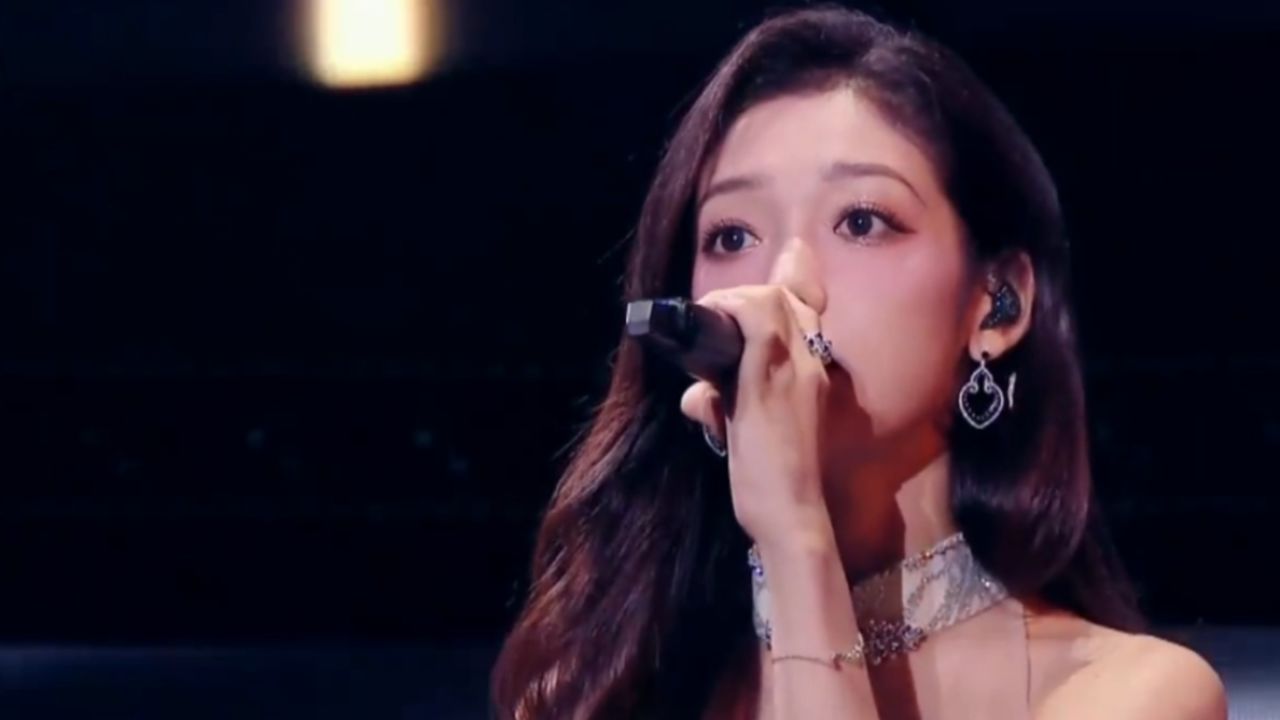 韦唯、希林娜依·高携手演绎《YouRaiseMeUp》,天籁之音传递励志力量_高清1080P在线观看平台_腾讯视频
