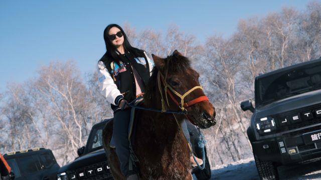 极寒天气穿越冰雪荒原 平民版卫士成功吸引了我