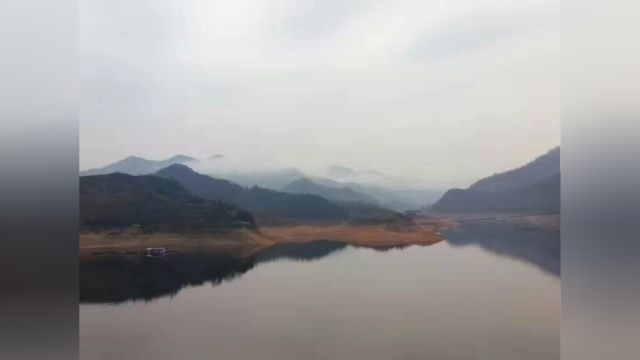 隧道:外业调查 平面图上的绵绵群山、水网纵横、湖积平原,视野之内的山岭隧道、桥梁涵洞、软土路基.