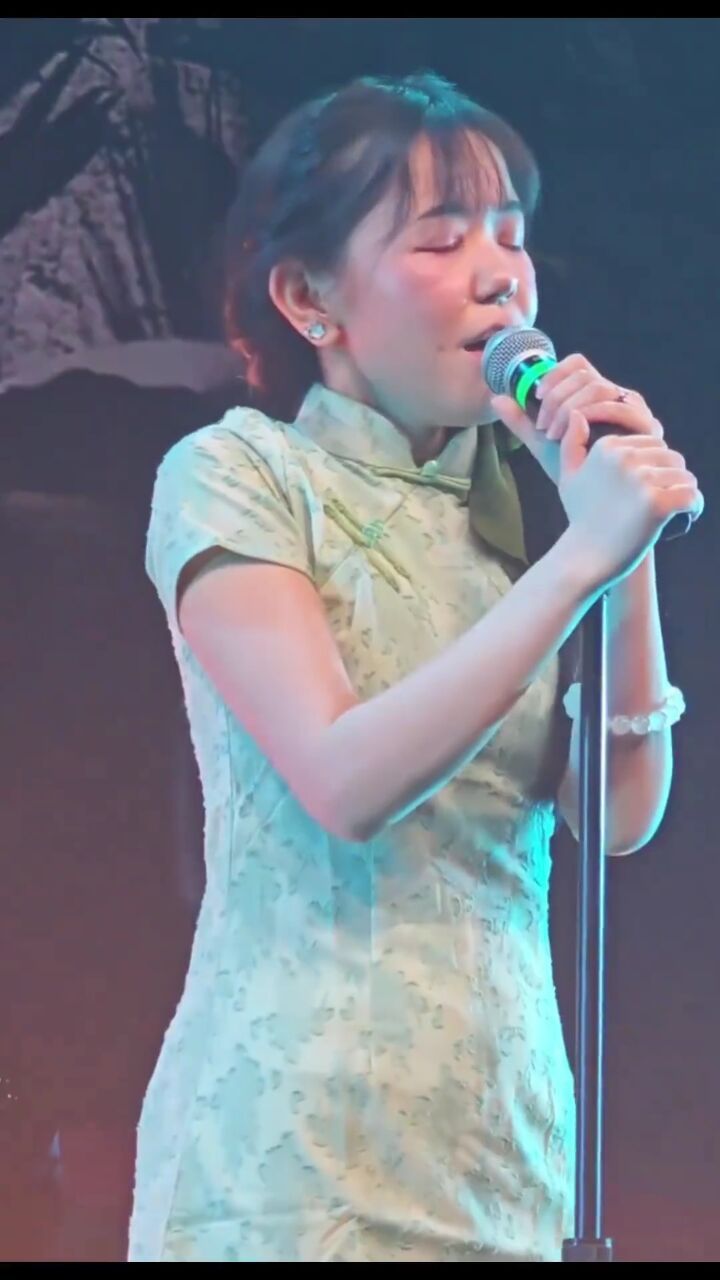 还是打给了你却没接··* #干物女 #封茗囧菌 #喂喂喂怎么不接电话