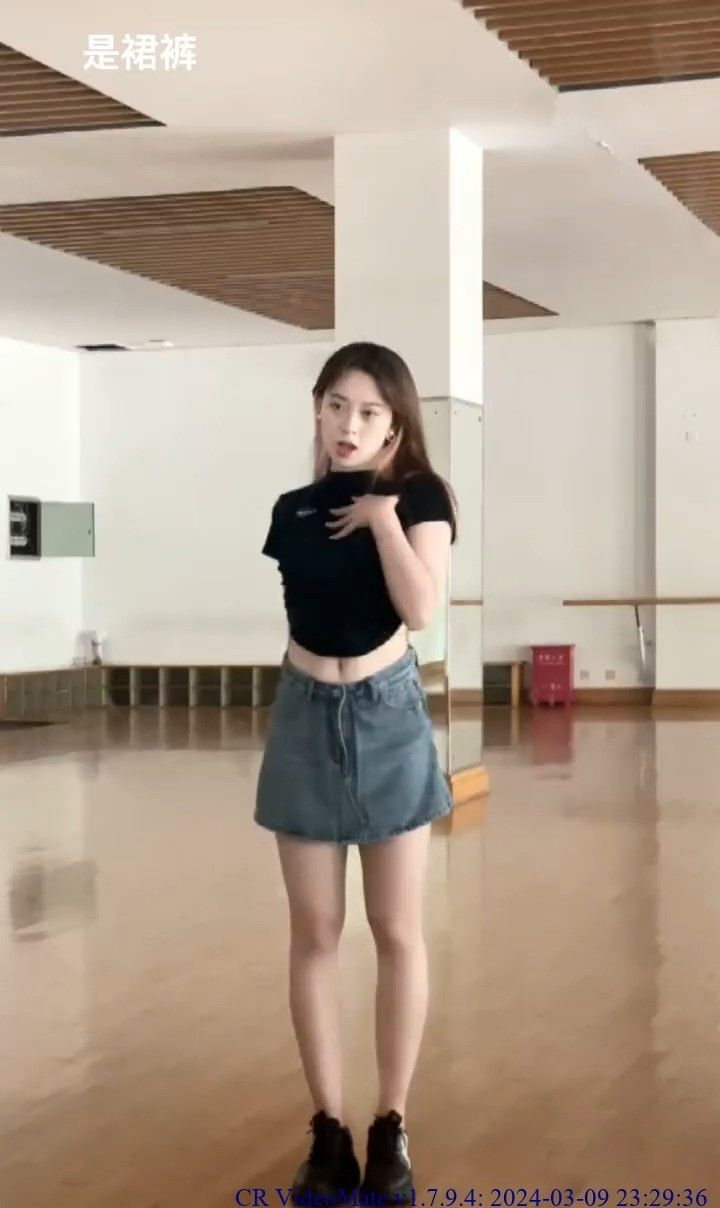 女高中生微胖女孩