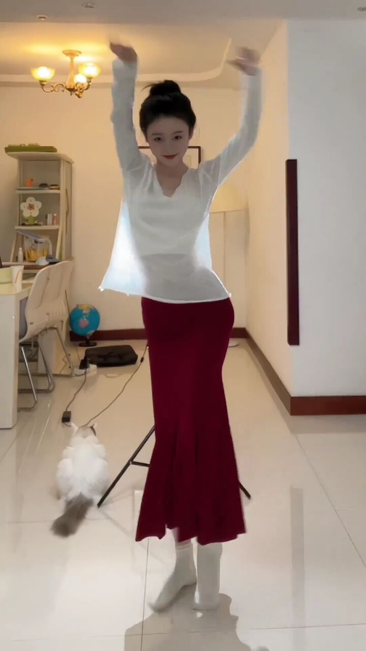 快艾特出那个最最最最最漂亮的女生给你跳#白狐 #舞蹈 #傣族舞