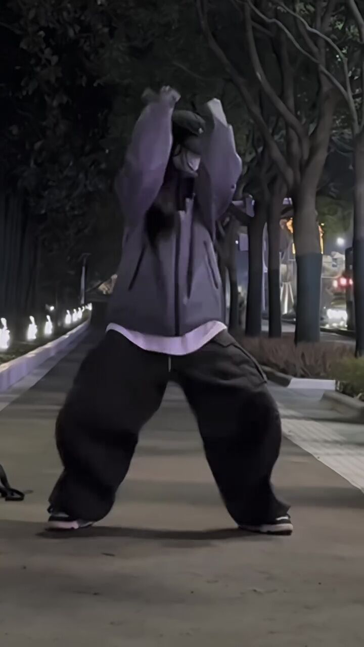 swag一下 #模糊画质 #alex编舞