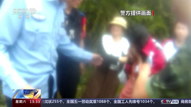 江西抚州警民联手救起落水女孩