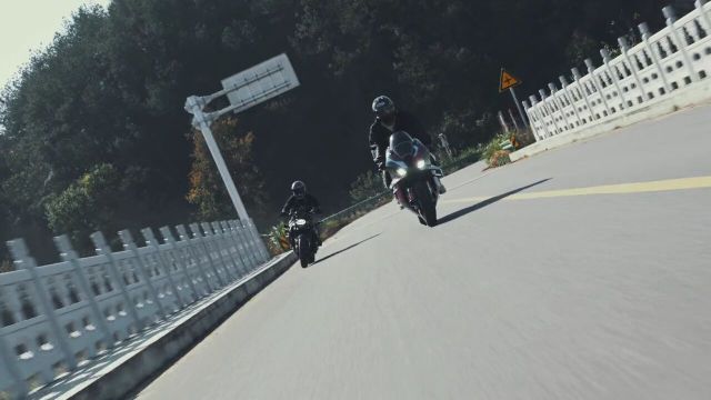 双持#s1000r雷霆版#s1000rr雷霆版