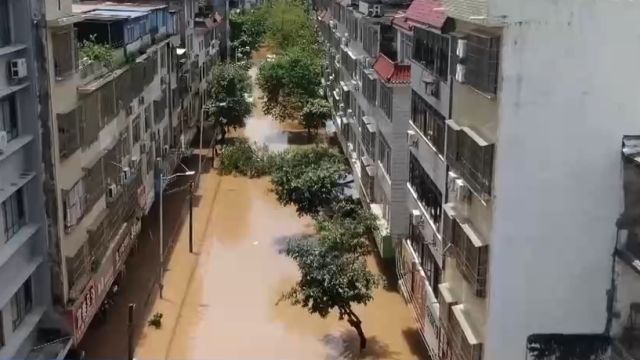 广西气象局:钦州、防城港现大暴雨,局地出现严重积涝