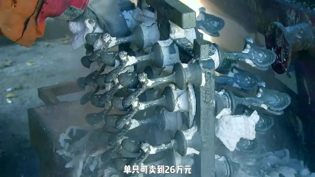 揭秘劳斯莱斯车标加工厂,用这种方法,制作出价值26万元的小金人