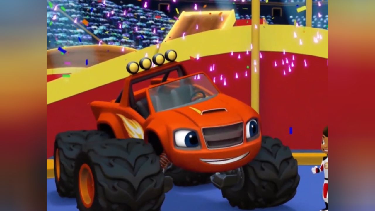 飙速赛车和其他怪兽赛车一起比赛