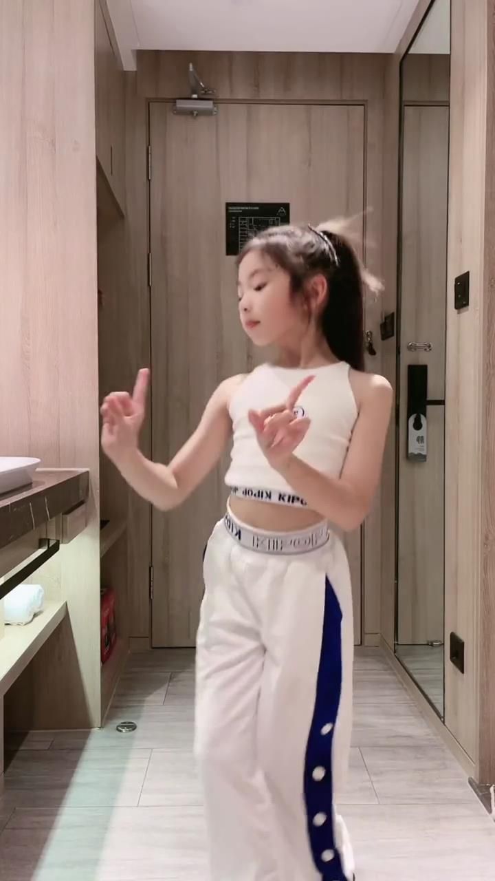 badboy嘟嘟舞 刚下完课,盘个梦幻联动的宝藏bgm#blackpink#redvelvet