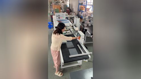 揭阳市亚克力板流水线丝印机PVC片材皮带线丝网印刷机万峰丝印机