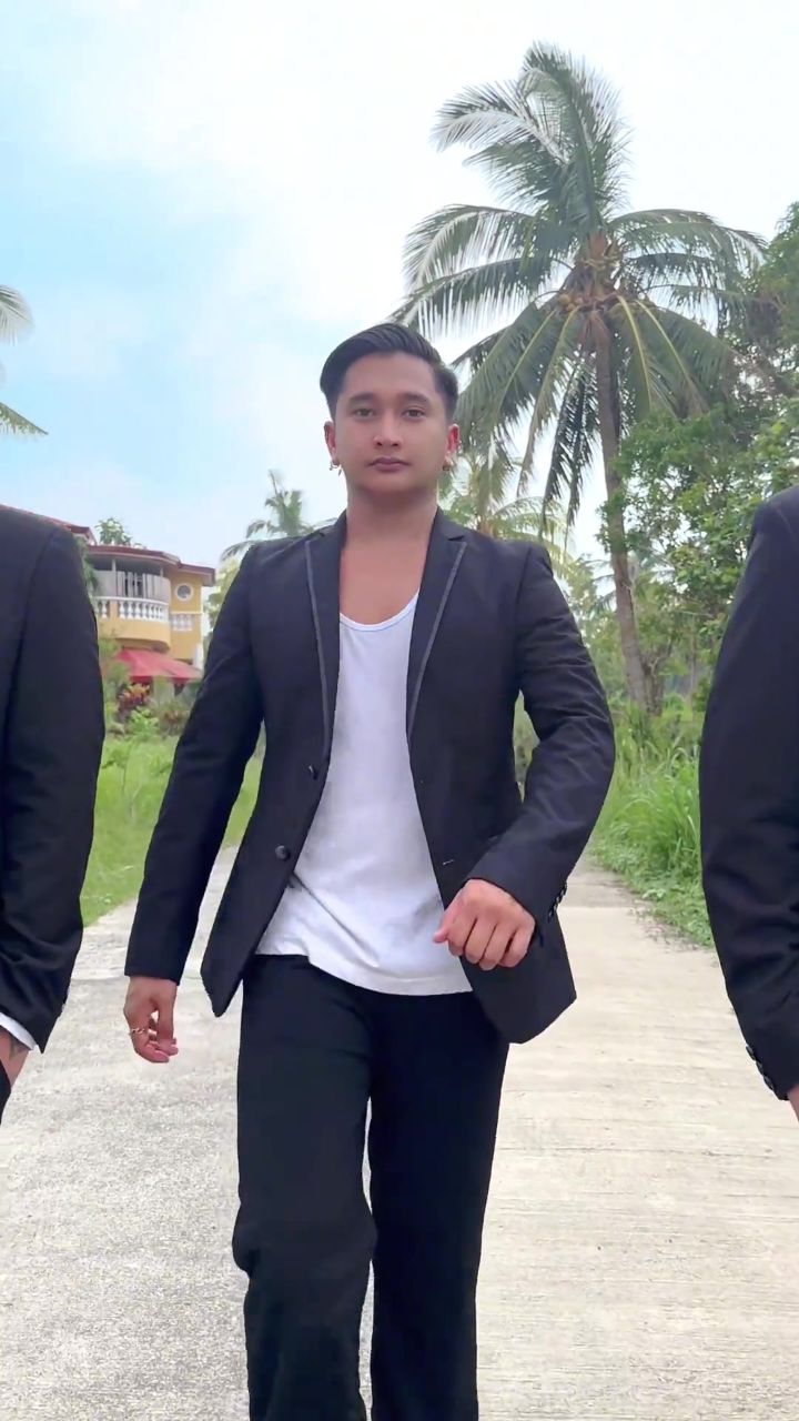 我不打劫你也不会跑【猛男版】#浅跳一下#精神状态良好#猛男舞团iconx