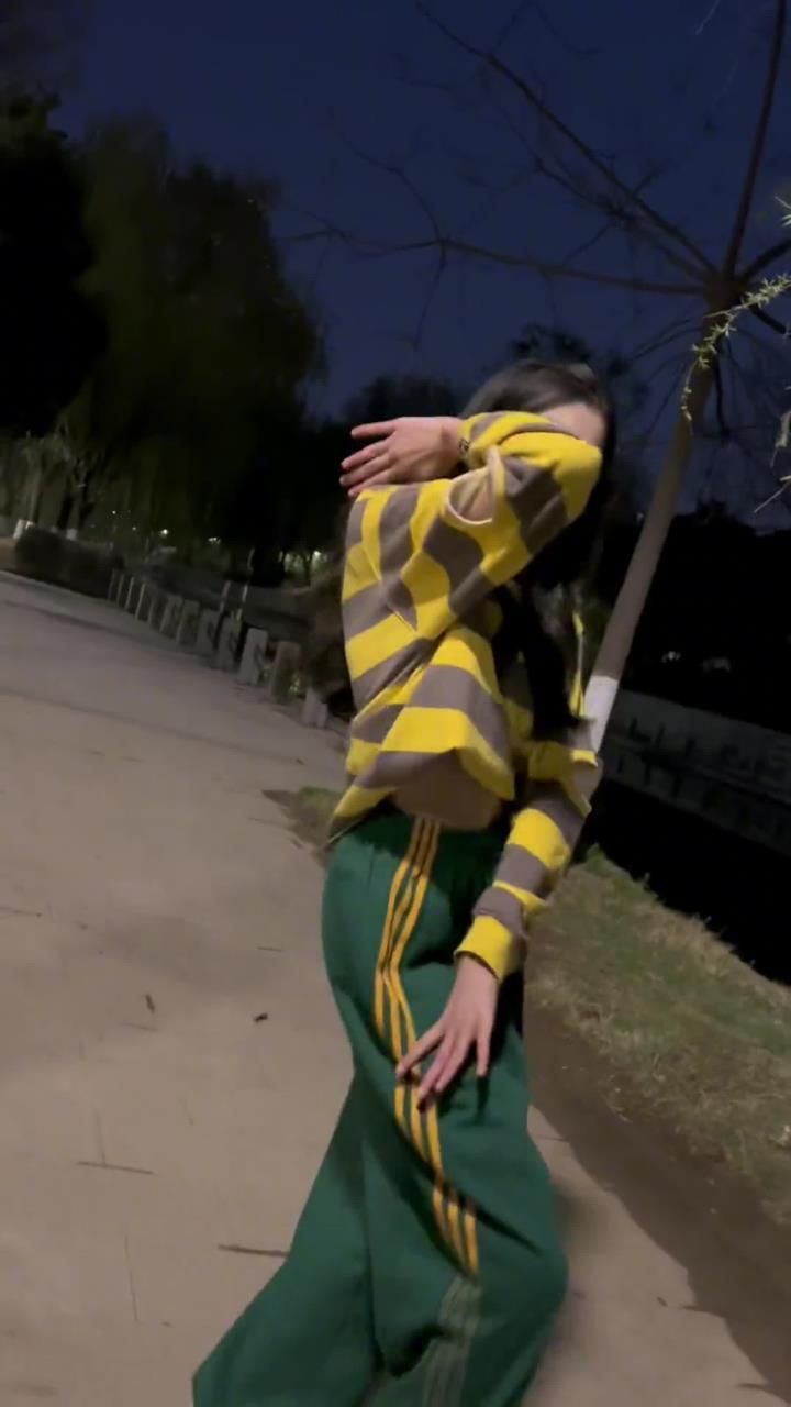 娱乐周末快乐宋小睿#美女 #boomboom扭跨舞#舞蹈#boomboom扭胯舞#boom