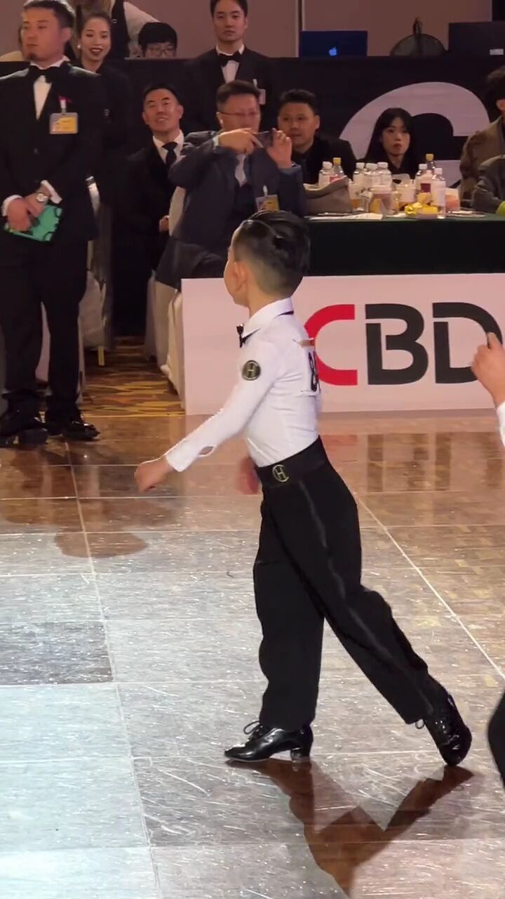 男生跳舞娘?别说了!帅爆了好吗?