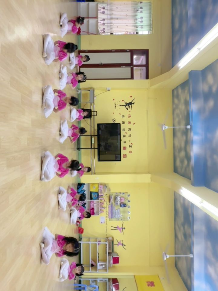 群英幼儿园舞扬舞蹈兴趣班