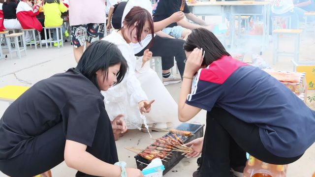 石家庄北方科技中专学校,校园生活,夏日烧烤~