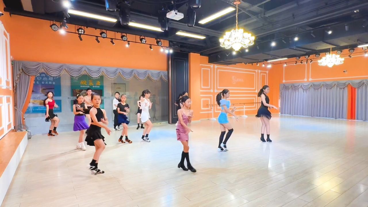 舞蹈培训班推荐 #放假不如跳舞 #体育舞蹈 #练舞花絮 乐梵教育艺术