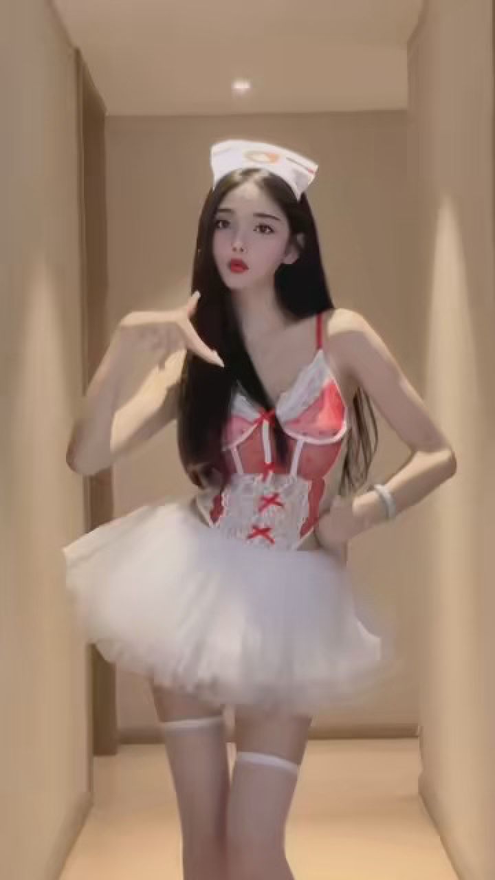 #漂亮小姐姐#超萌小萝莉#小蛮腰扭起来_高清