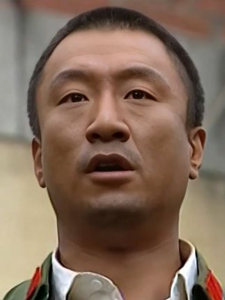司令妻子背地里收礼办事,司令发现后发誓从此再也不喝一口酒#军歌嘹亮#鹅滴神片#经典剧好看_高清1080P在线观看平台_腾讯视频