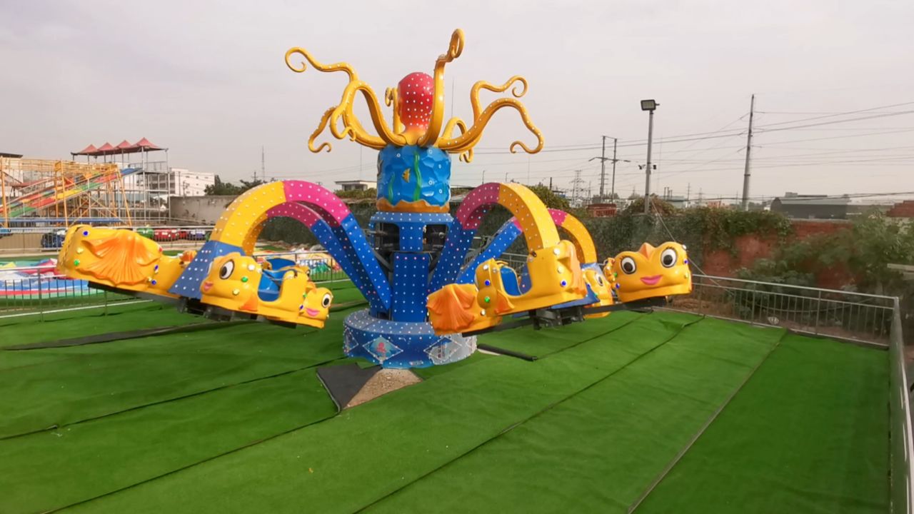户外大型旋转大章鱼 新型40座章鱼转盘游乐设备