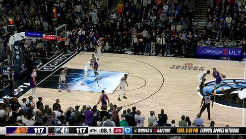 《NBA全场集锦》给机会没把握住！太阳最后时刻连续拿下进攻篮板 布克抛投砸板错失关键球