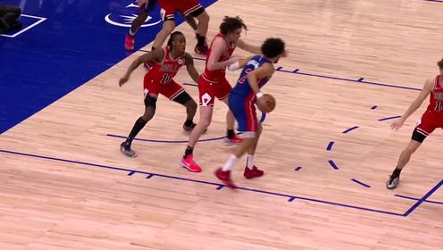 《TOP时刻》3日NBA最佳扣篮 奥萨尔-汤普森旱地拔葱隔着防守将球扣进篮筐